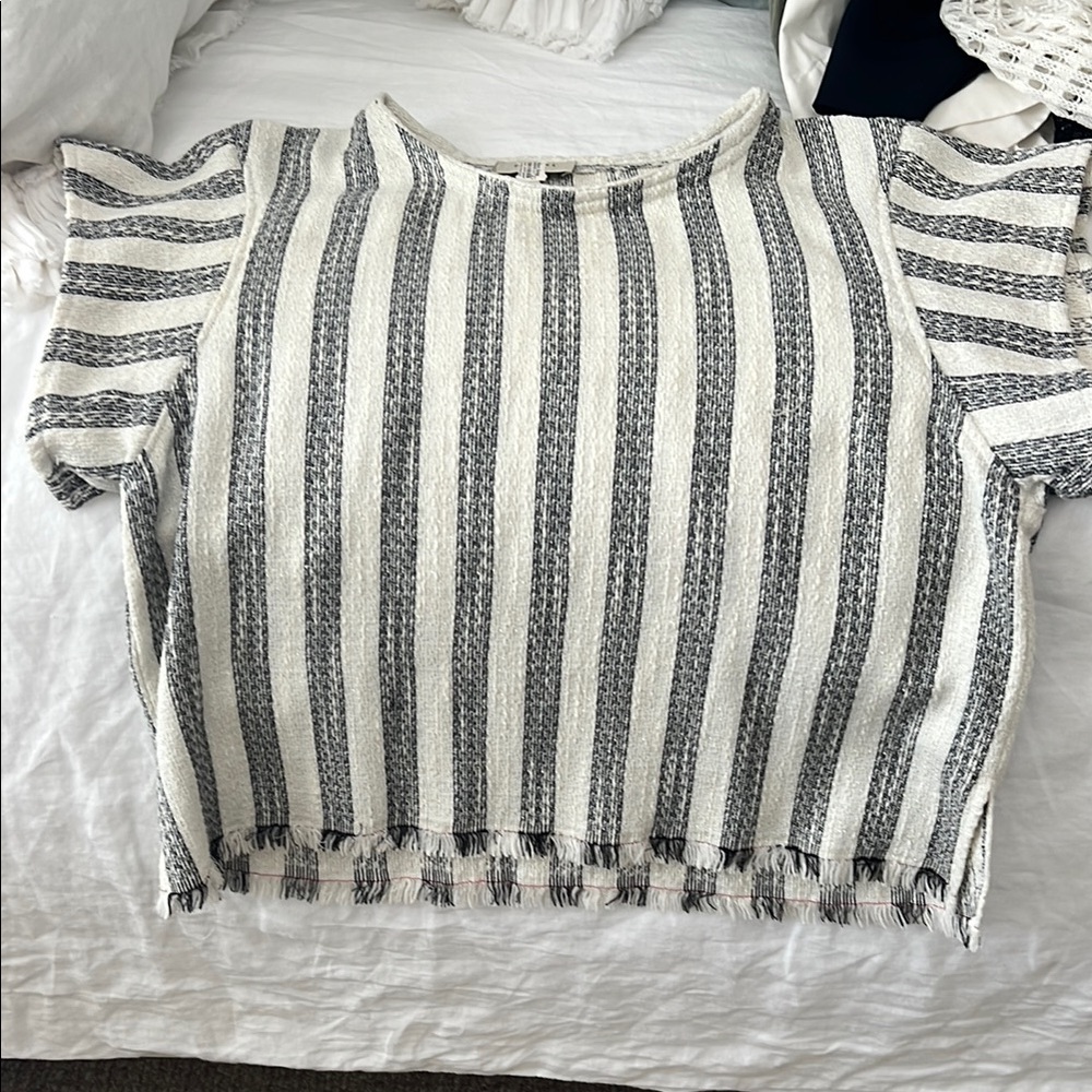 White and Gray Cap Sleeve Boxy Crop Blouse